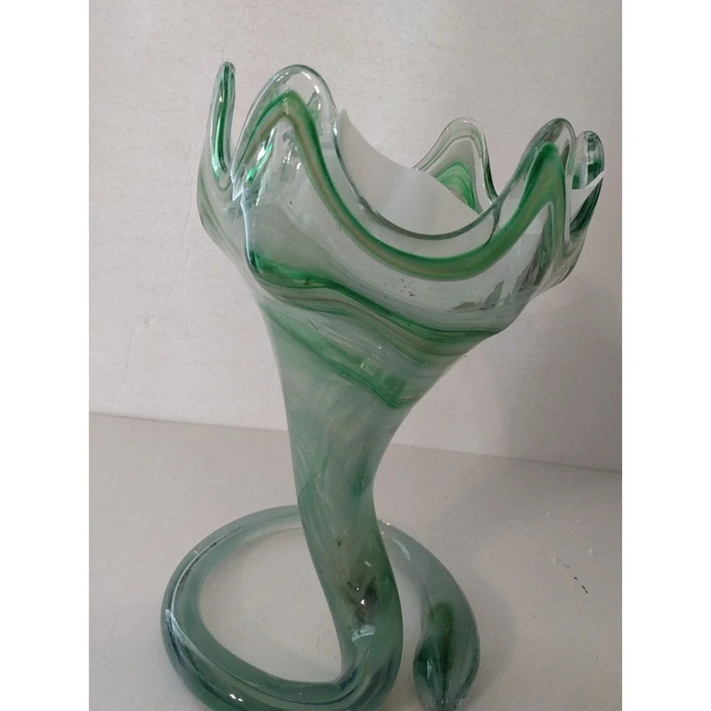 Slag Glass Stretch Ruffled Top Vase Green Swirl Art Glass Centerpiece 10